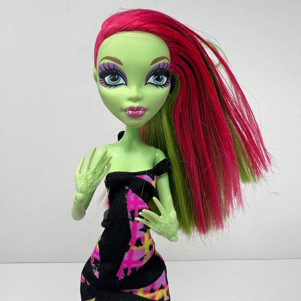 Monster High Venus McFlytrap Doll‎ Music Festival Green Pink G1 Mattel